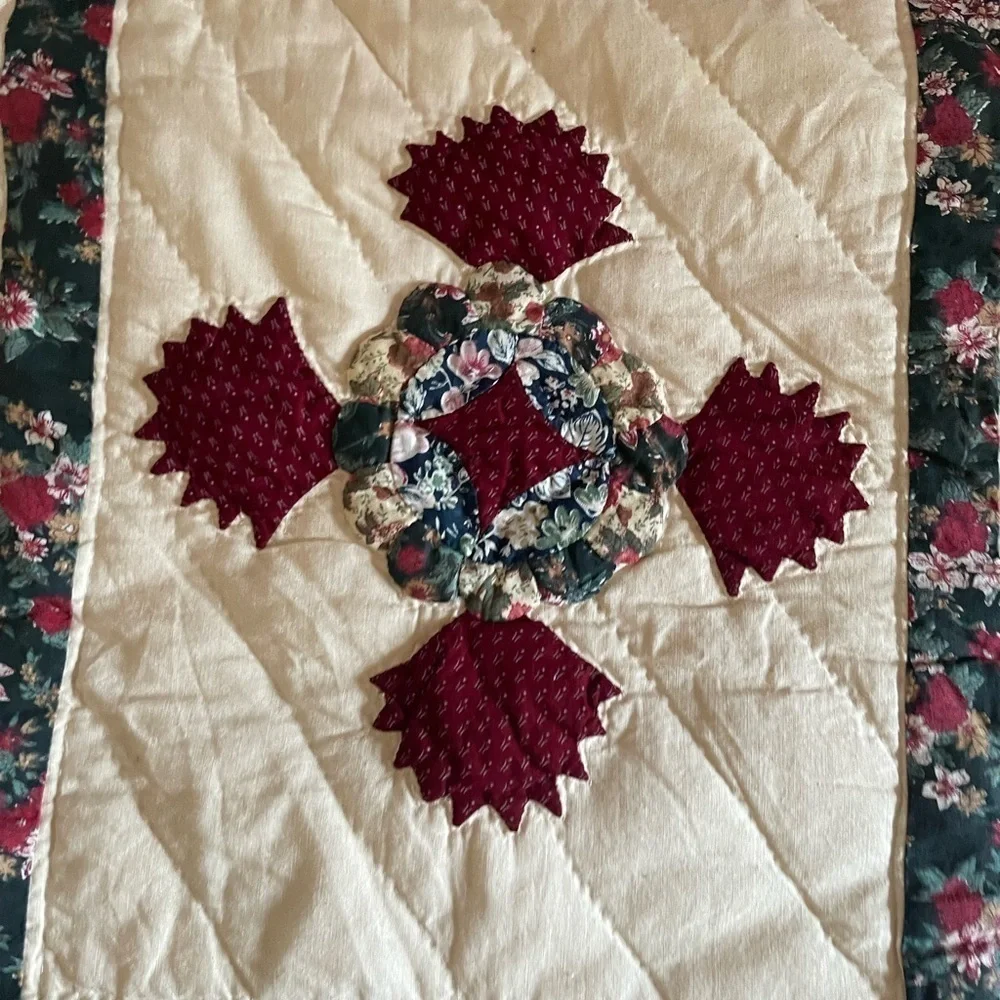 Vintage handmade quilt 64” x 88” Twin
